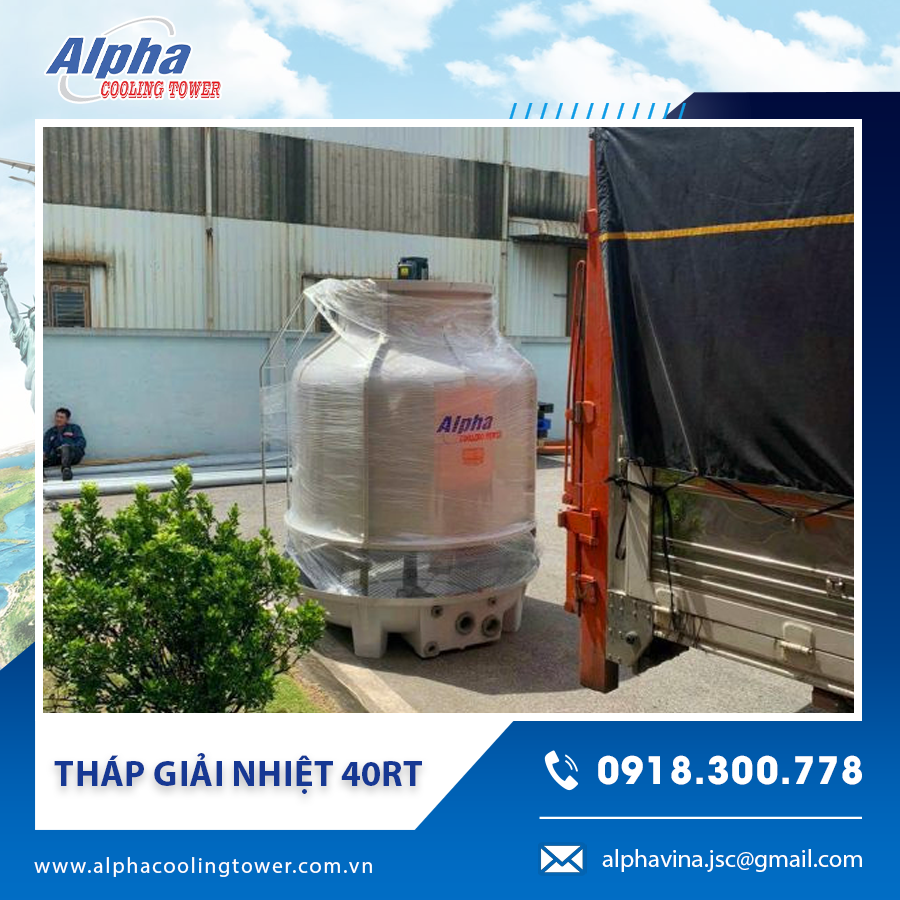 Tháp giải nhiệt 40RT đặt tại khu công nghiệp, chuẩn bị lắp đặt.