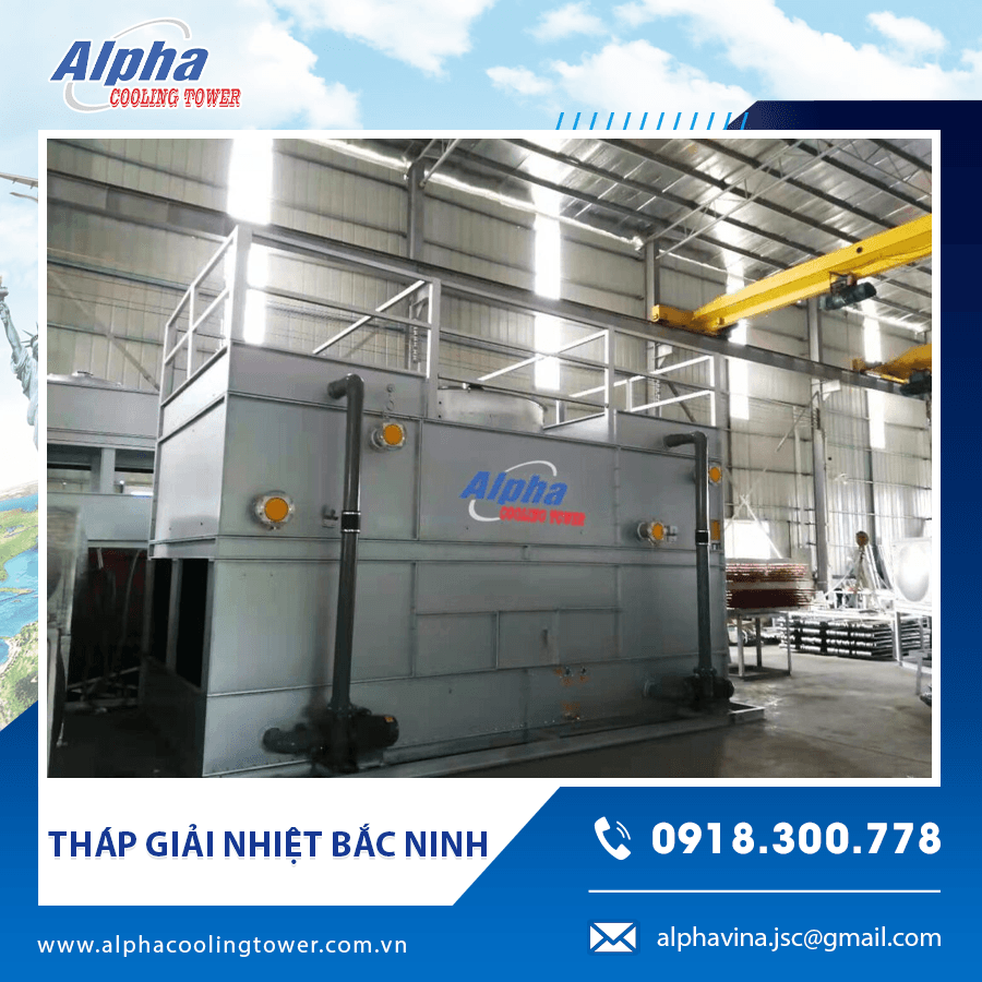 Hệ thống tháp giải nhiệt đang vận hành giúp duy trì nhiệt độ nước làm mát ổn định.